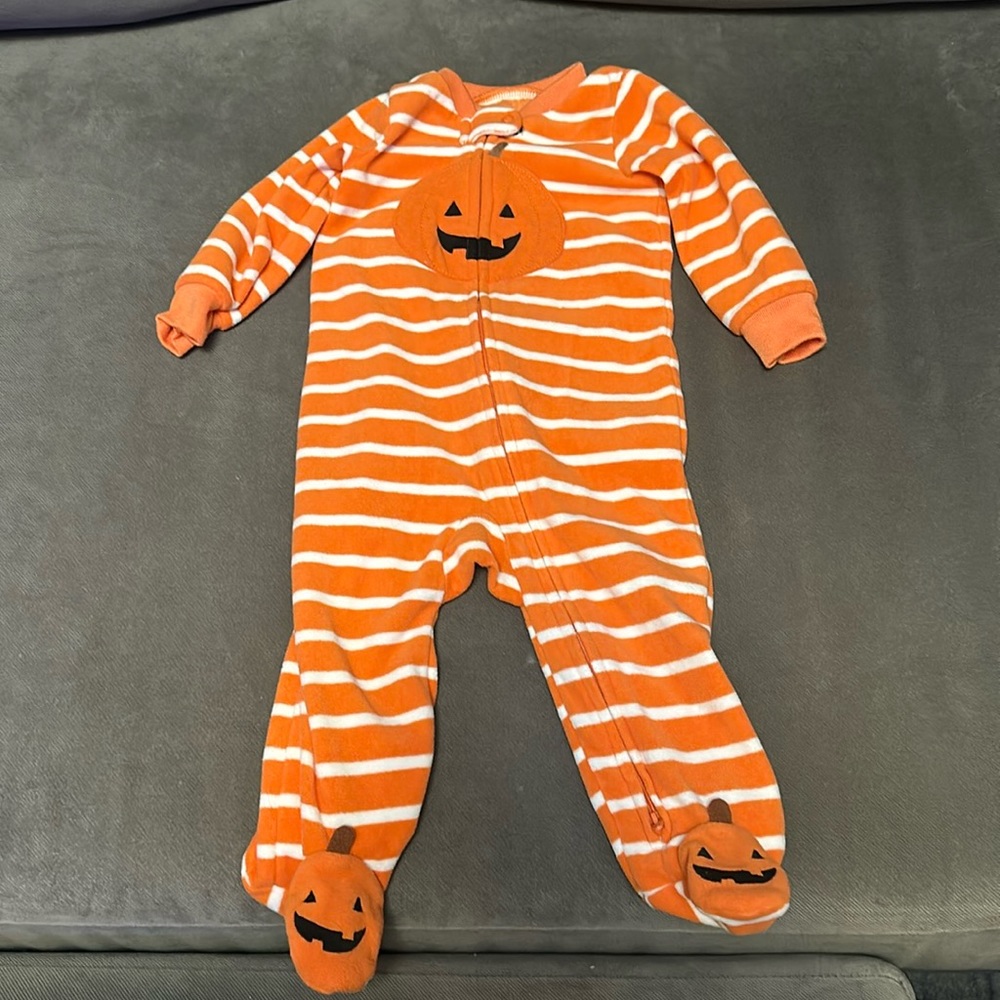 Carter’s pumpkin footie - fleece